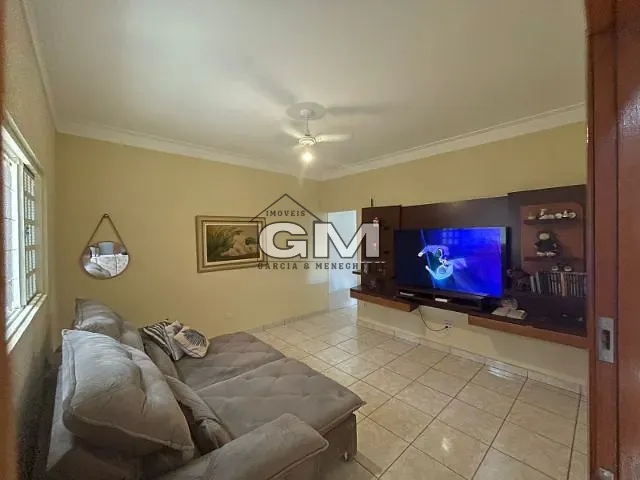 Casa com 200m² 2 quartos e 2 banheiros, à venda, no bairro Planalto Verde em Ribeirão Preto