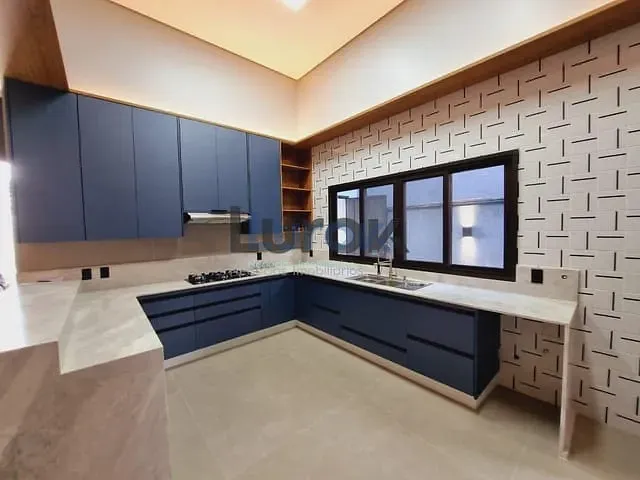Casa com 330m² 3 quartos e 4 banheiros, à venda, no bairro Res Santa Maria em Valinhos