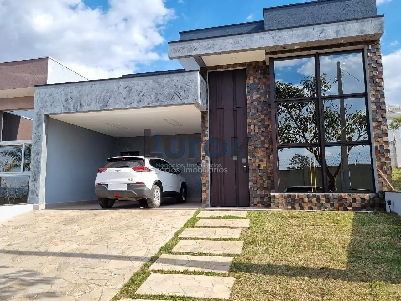 Casa, 3 quartos, 221 m² - Foto 1