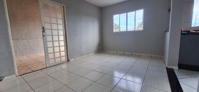 Casa 4 quartos e 2 banheiros, à venda, no bairro Jardim Casaroto em Cambé