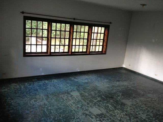 Casa com 1550m² 4 quartos e 8 banheiros, à venda, no bairro Condomínio Nova São Paulo em Itapevi