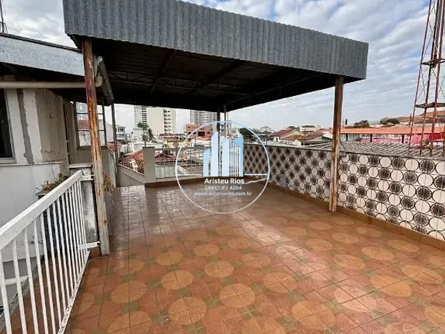 Casa com 449m² 5 quartos e 4 banheiros, para alugar, no bairro Centro em Pouso Alegre