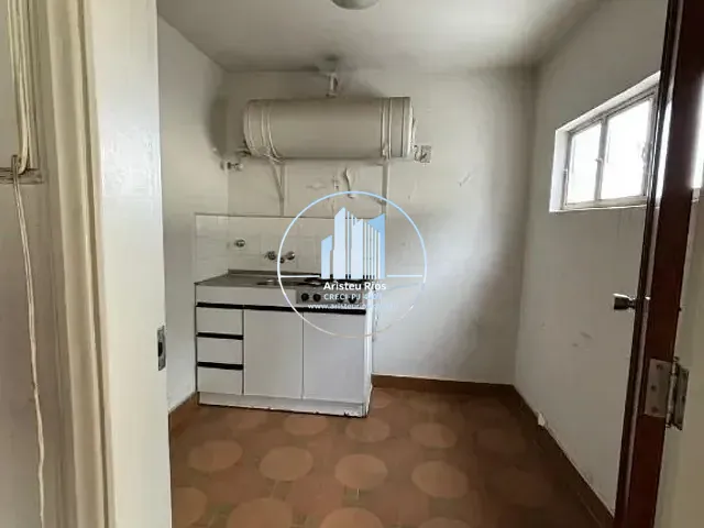 Casa com 449m² 5 quartos e 4 banheiros, para alugar, no bairro Centro em Pouso Alegre