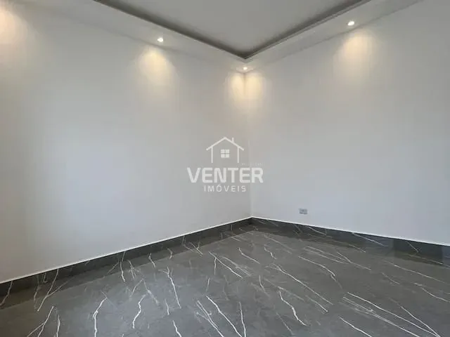 Casa 2 quartos e 2 banheiros, à venda, no bairro Parque Piratininga em Taubaté