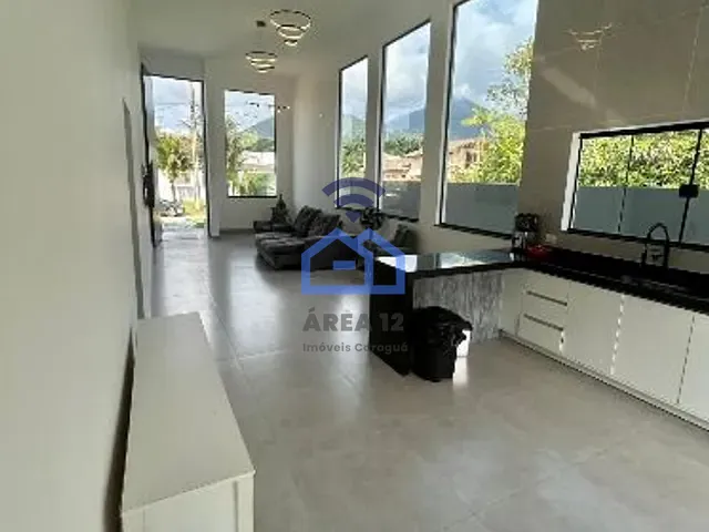 Casa com 384m² 3 quartos e 2 banheiros, à venda, no bairro Mar Verde II em Caraguatatuba