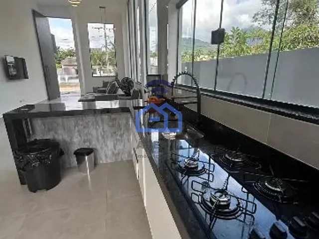 Casa com 384m² 3 quartos e 2 banheiros, à venda, no bairro Mar Verde II em Caraguatatuba