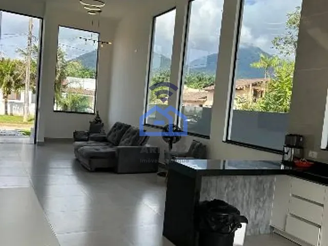 Casa com 384m² 3 quartos e 2 banheiros, à venda, no bairro Mar Verde II em Caraguatatuba