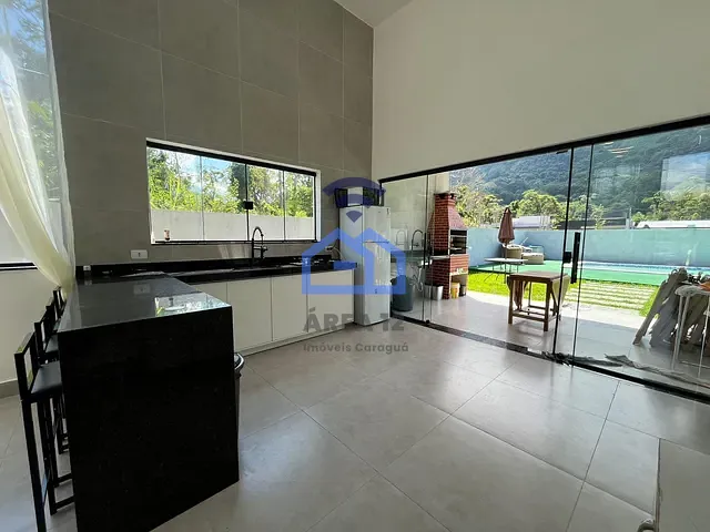 Casa com 384m² 3 quartos e 2 banheiros, à venda, no bairro Mar Verde II em Caraguatatuba