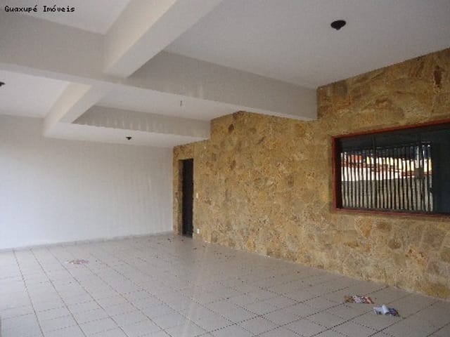 Foto do Casa - Casa de alto padrão para locação, próximo ao Centro de Guaxupé. ótima localização! | Guaxupé Imóveis Ltda