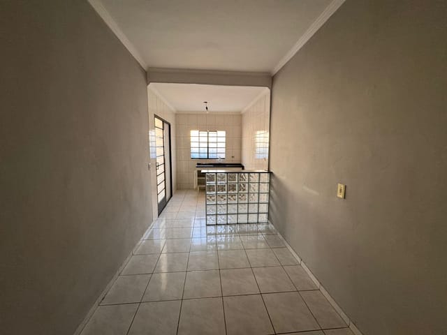 Casa com 250m² 1 quarto e 1 banheiro, para alugar, no bairro Parque Valença I em Campinas