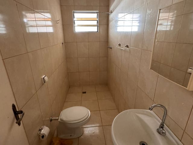Casa com 250m² 1 quarto e 1 banheiro, para alugar, no bairro Parque Valença I em Campinas
