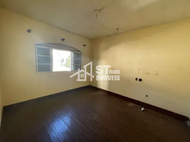 Casa com 475m² 4 quartos e 2 banheiros, para alugar, no bairro Centro em Andradas
