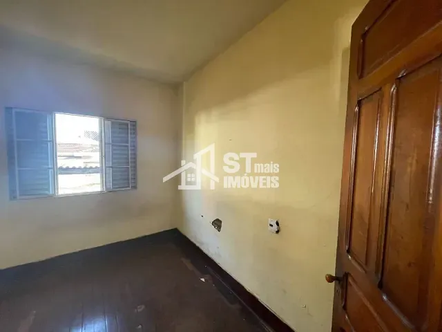 Casa com 475m² 4 quartos e 2 banheiros, para alugar, no bairro Centro em Andradas