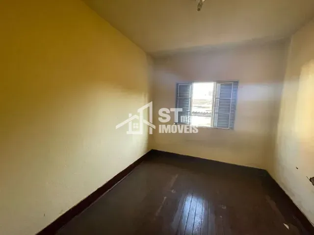 Casa com 475m² 4 quartos e 2 banheiros, para alugar, no bairro Centro em Andradas