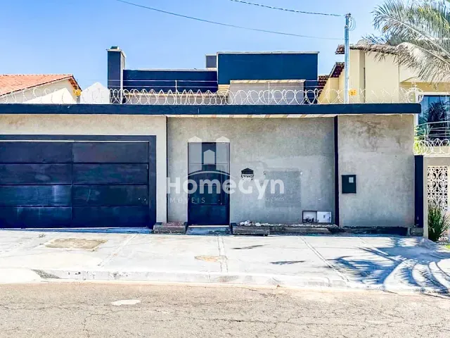 Sobrado 4 quartos e 3 banheiros, à venda, no bairro Parque Anhanguera em Goiânia