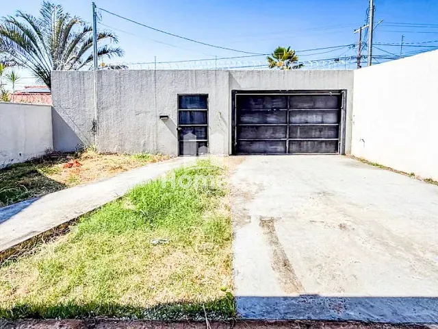 Sobrado 4 quartos e 3 banheiros, à venda, no bairro Parque Anhanguera em Goiânia