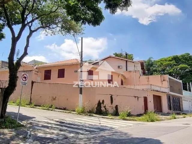 Casa com 269m² 4 quartos e 1 banheiro, à venda, no bairro Umuarama em Osasco