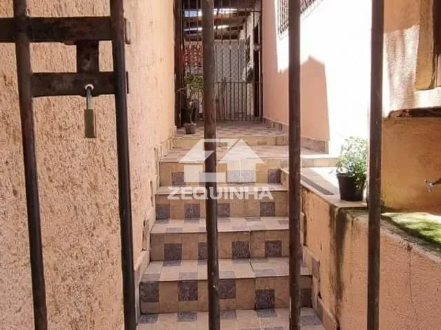 Casa com 269m² 4 quartos e 1 banheiro, à venda, no bairro Umuarama em Osasco