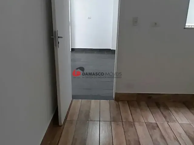 Casa com 45m² 2 quartos e 1 banheiro, para alugar, no bairro Santa Paula em São Caetano do Sul