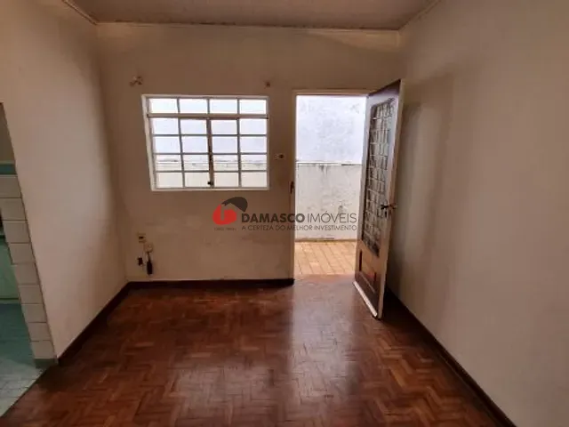 Casa com 210m² 2 quartos e 2 banheiros, à venda, no bairro Olímpico em São Caetano do Sul