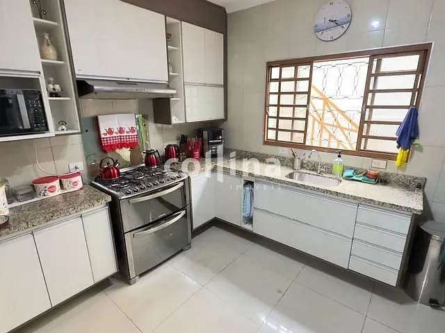 Casa 3 quartos e 2 banheiros, à venda, no bairro Parque José Alex André em Carapicuíba