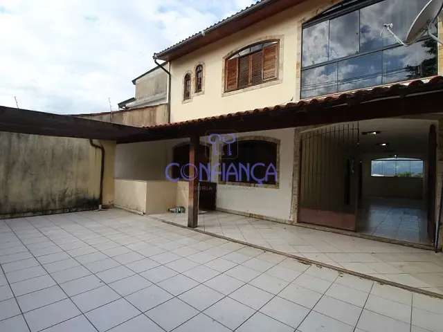 Casa com 334m² 3 quartos e 2 banheiros, à venda ou para alugar, no bairro Campo Grande em Rio de Janeiro