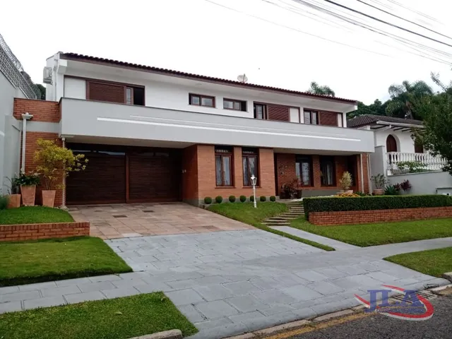 Casa com 518m² 4 quartos e 6 banheiros, à venda, no bairro Ahú em Curitiba