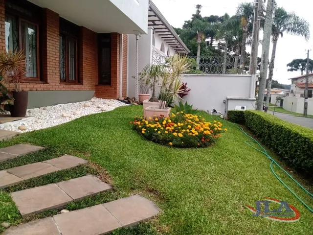 Casa com 518m² 4 quartos e 6 banheiros, à venda, no bairro Ahú em Curitiba