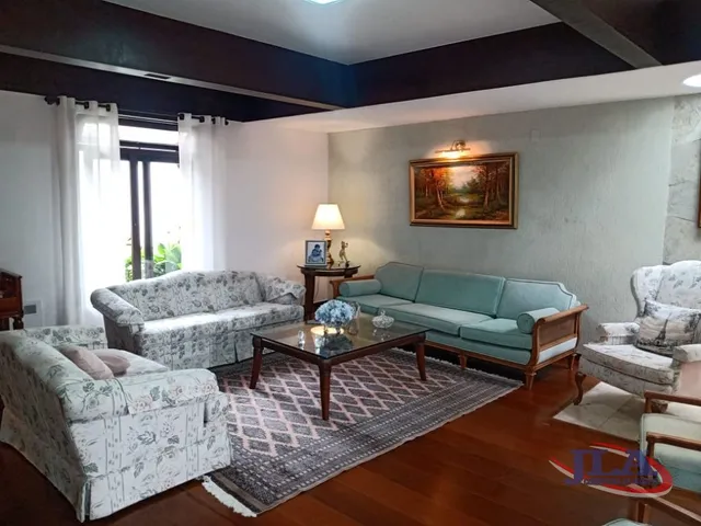 Casa com 518m² 4 quartos e 6 banheiros, à venda, no bairro Ahú em Curitiba