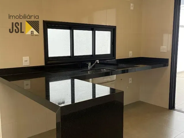 Casa com 250m² 3 quartos e 2 banheiros, à venda, no bairro Sapé 1 em Caçapava