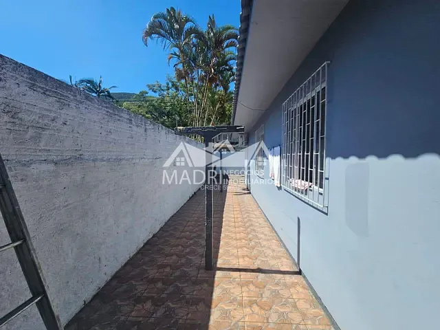 Casa 4 quartos e 1 banheiro, à venda, no bairro Santo Antônio de Lisboa em Florianópolis