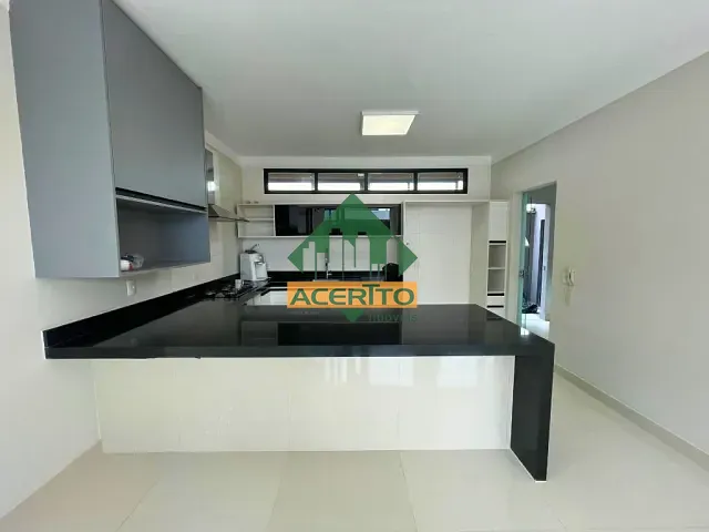 Casa com 460m² 3 quartos e 3 banheiros, para alugar, no bairro Iporã em Araçatuba