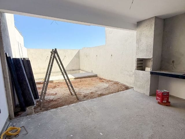Casa com 160m² 3 quartos e 2 banheiros, à venda, no bairro Lagoa em Macaé