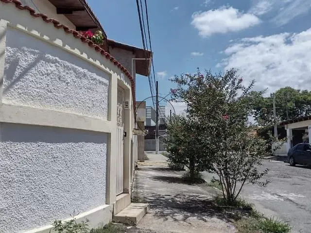 Casa com 140m² 3 quartos e 2 banheiros, à venda, no bairro Parque Residencial Anna Guilhermina Rois Alves em Guaratinguetá