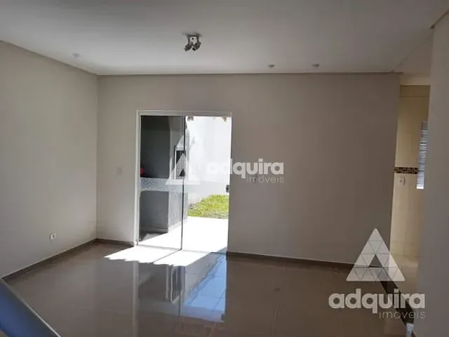 Sobrado com 248m² 3 quartos e 2 banheiros, à venda, no bairro Jardim Carvalho em Ponta Grossa