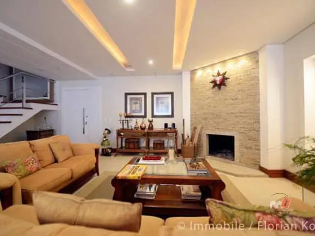 Casa à venda, no bairro Independência em Petrópolis