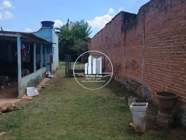 Casa com 480m² 3 quartos e 1 banheiro, à venda, no bairro Faisqueira em Pouso Alegre