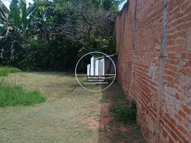 Casa com 480m² 3 quartos e 1 banheiro, à venda, no bairro Faisqueira em Pouso Alegre