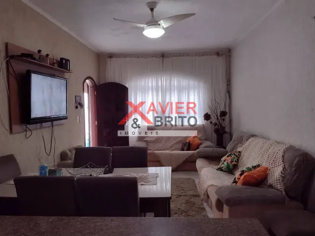 Casa 2 quartos e 1 banheiro, à venda, no bairro Maracanã em Praia Grande