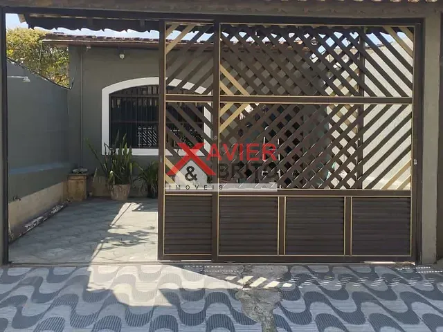 Casa 2 quartos e 1 banheiro, à venda, no bairro Maracanã em Praia Grande