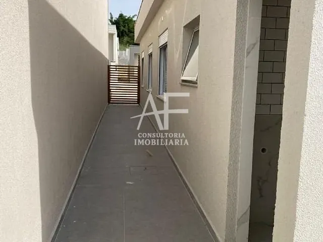 Casa com 250m², à venda, no bairro Parque Lago Azul em Pindamonhangaba