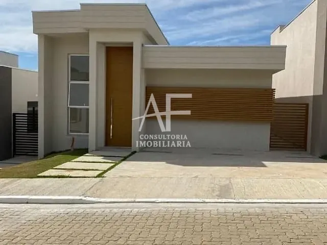 Casa com 250m², à venda, no bairro Parque Lago Azul em Pindamonhangaba
