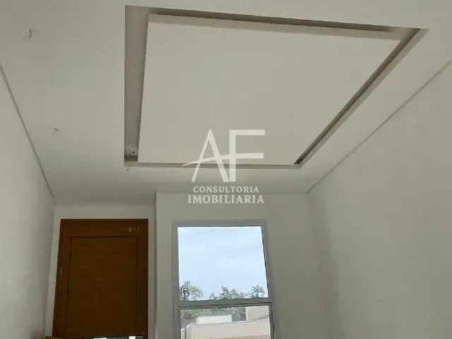 Casa com 250m², à venda, no bairro Parque Lago Azul em Pindamonhangaba