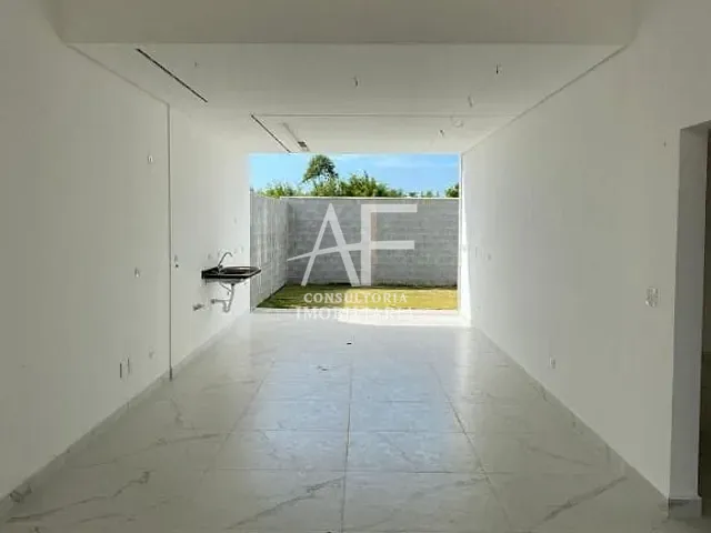 Casa com 250m², à venda, no bairro Parque Lago Azul em Pindamonhangaba