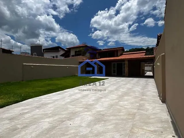 Casa 4 quartos e 5 banheiros, à venda, no bairro Jardim Estrela D¿Alva em Caraguatatuba