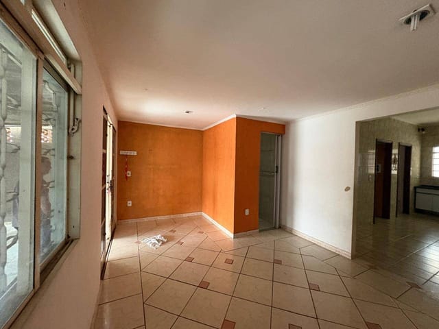Casa com 180m² 2 quartos e 1 banheiro, para alugar, no bairro Conjunto Habitacional Parque Itajaí em Campinas