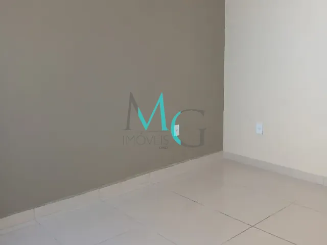 Casa 2 quartos e 1 banheiro, à venda ou para alugar, no bairro Campo Grande em Rio de Janeiro