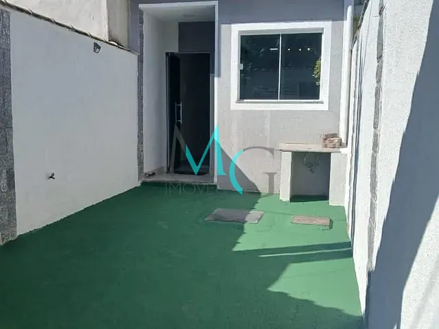 Casa 2 quartos e 1 banheiro, à venda ou para alugar, no bairro Campo Grande em Rio de Janeiro