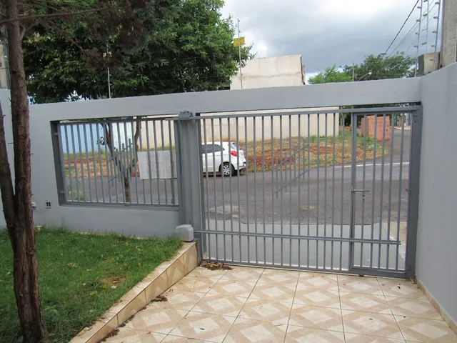 Casa 2 quartos e 1 banheiro, à venda, no bairro Jardim do Café 2 em Cambé