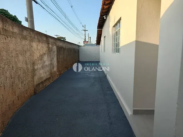 Casa com 150m² 2 quartos e 1 banheiro, para alugar, no bairro Jardim Del Alamo em Artur Nogueira